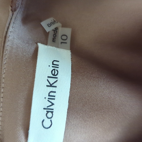 Calvin Klein New Condition - Picture 3 of 3